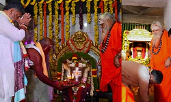 ನೊಣವಿನಕೆರೆ ಮಠದಲ್ಲಿ ಸಿಎಂ ಡಿ.ಕೆ.ಶಿವಕುಮಾರ್‌ 3 ಗಂಟೆ ಪೂಜೆ