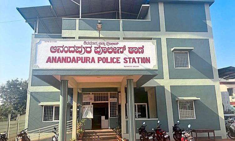 ಕಡಿಮೆ ಬೆಲೆಗೆ ಬಂಗಾರ ಸಿಗುತ್ತದೆ ಎಂಬ ಆಸೆಯಿಂದ 9.60 ಲಕ್ಷ ರೂ. ಹಣ ಕಳೆದುಕೊಂಡ ವ್ಯಕ್ತಿ.!