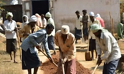 e-KYC hurdle: Will 6 lakh people lose jobs under the VBGRJ scheme?