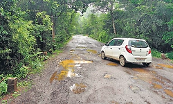 ಹೊಂಡಗಳ ಹೆದ್ದಾರಿಯಾದ ಕಾರ್ಕಳ-ಕಳಸ ರಸ್ತೆ
