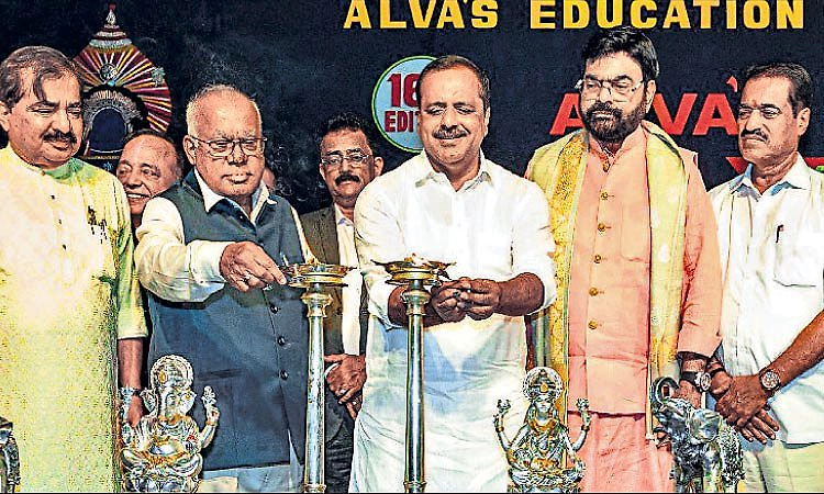 Alva's Pragati 2026: ಗಾಲಿ ಕುರ್ಚಿಯಲ್ಲಿ ಬಂದ ಭವ್ಯಶ್ರೀಗೆ ಉದ್ಯೋಗ