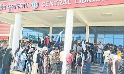 Kasaragod: Student groups protest, clash breaks out; three injuredv
