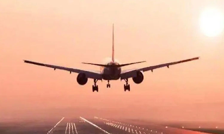 Delhi airport; 150 ಕ್ಕೂ ಹೆಚ್ಚು ವಿಮಾನಗಳ ಹಾರಾಟ ವಿಳಂಬ: ಪ್ರಯಾಣಿಕರ ಪರದಾಟ