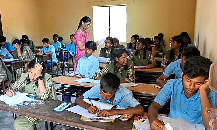 ಜಾತಿ ಗಣತಿ ಪರಿಣಾಮ: ಪ್ರತೀ ದಿನ  ಒಂದು ಹೆಚ್ಚುವರಿ ತರಗತಿಗೆ ಆದೇಶ