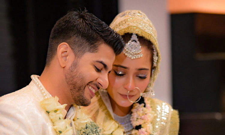 ನಟ-ನಿರ್ಮಾಪಕ ಕ್ರಿಶ್ ಪಾಠಕ್ ಅವರನ್ನು ವಿವಾಹವಾದ ನಟಿ ಸಾರಾ ಖಾನ್