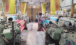 ಜಗತ್ತಿಗೆ ಮಾನ ಮುಚ್ಚುವ ನೇಕಾರರ ಬದುಕು ಮೂರಾಬಟ್ಟೆ