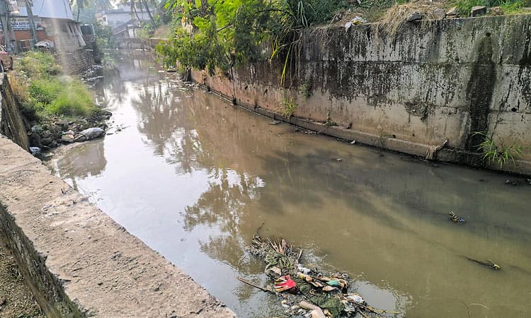 ಮಂಗಳೂರು ನಗರದ ರಾಜಕಾಲುವೆಗಳು ಕೊಳಚೆ ನೀರಿನ ಚರಂಡಿ!