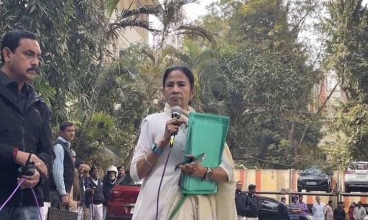 ED raids Updated;ಮಮತಾ ಹಿಂಬಾಗಿಲ ಪ್ರವೇಶ, ನಿಗೂಢ  ದಾಖಲೆ: ಕೋಲ್ಕತಾದಲ್ಲಿ ಹೈಡ್ರಾಮಾ!