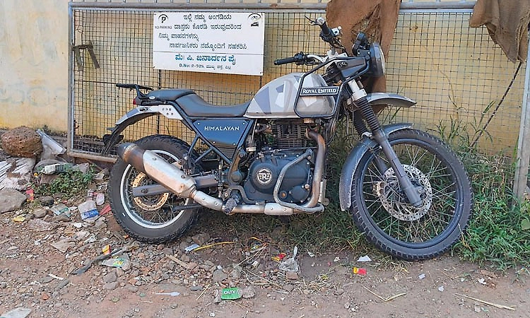 Fatal accident near Vittla Bus Stand: Elderly woman killed, biker critically injured