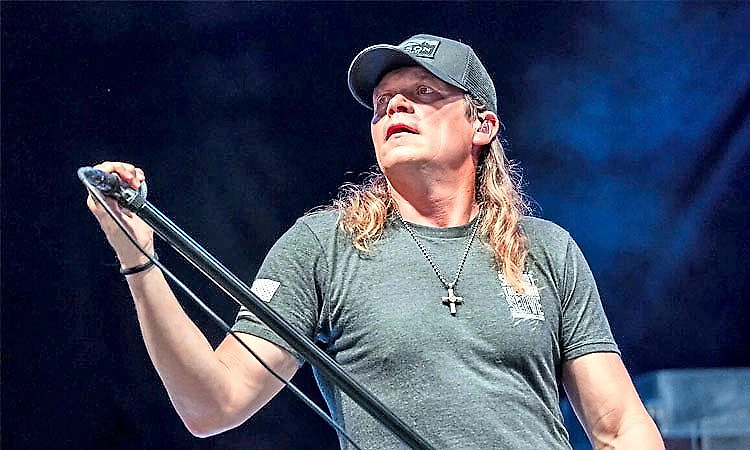 3 Doors Down singer Brad Arnold dies at 47 after cancer battle