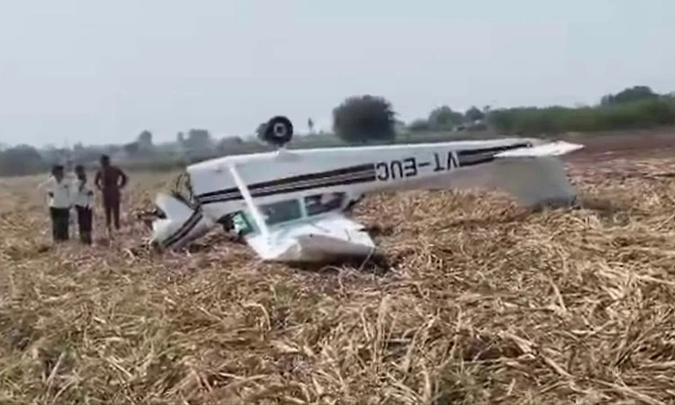 Private mini aircraft crashes, both occupants eject out