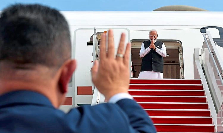 ಮಲೇಷ್ಯಾ ಪ್ರವಾಸ ಮುಗಿಸಿ ದೆಹಲಿಯತ್ತ ಪ್ರಯಾಣ ಬೆಳೆಸಿದ ಪ್ರಧಾನಿ ಮೋದಿ