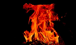 ಪೈವಳಿಕೆ: ಬೆಂಕಿ ಅವಘಡದಲ್ಲಿ ಶೆಡ್, ಎರಡು ದ್ವಿಚಕ್ರ ವಾಹನ ಭಸ್ಮ