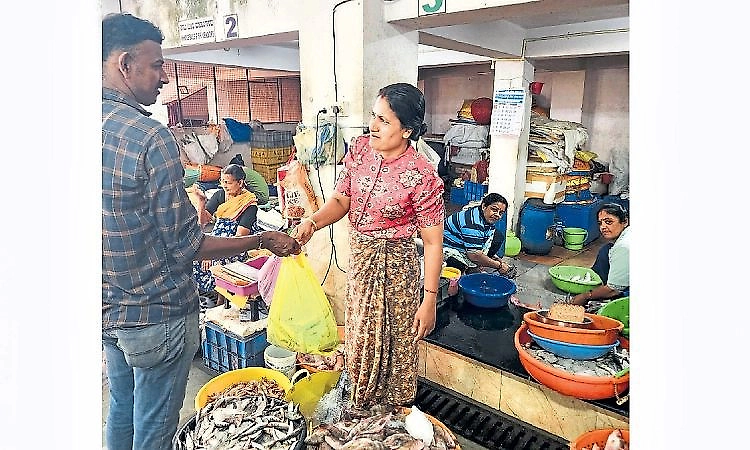 Graduate woman leaves corporate job, builds livelihood through fish vending in Malpe
