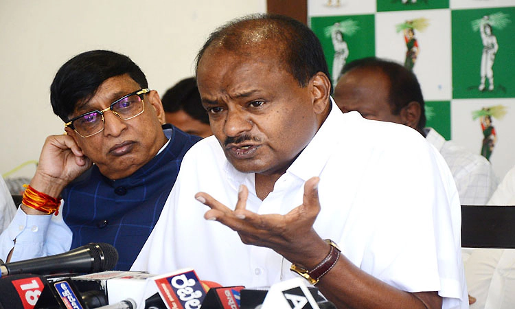 ಸಿದ್ದರಾಮಯ್ಯ ದಾಖಲೆ ಬಜೆಟ್‌ನಿಂದ ಜನರ ಮೇಲೂ ದಾಖಲೆ ಸಾಲ: ಎಚ್‌.ಡಿ.ಕುಮಾರಸ್ವಾಮಿ