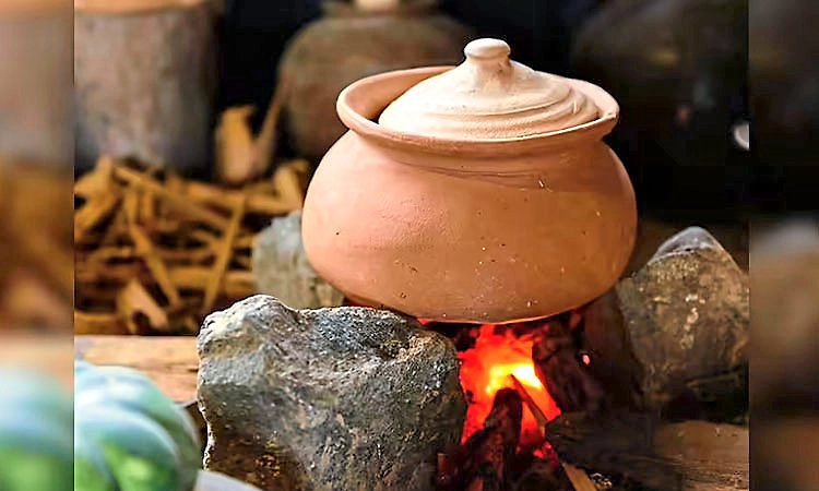Clay pots: ಆರೋಗ್ಯ ಸಂಜೀವಿನಿ ಮಣ್ಣಿನ ಪಾತ್ರೆಗಳು