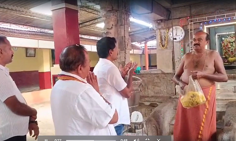 ಶೃಂಗೇರಿ ಮರು ಮತ ಎಣಿಕೆ ವಿವಾದ: ದೇವಸ್ಥಾನದಲ್ಲಿ ಆಣೆ ಪ್ರಮಾಣ ಮಾಡಿದ ಬಿಜೆಪಿ ಏಜೆಂಟರು