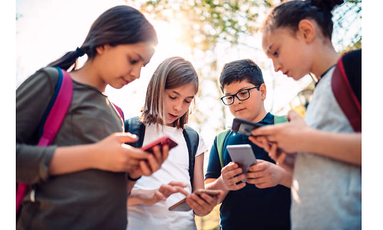 Child rights activists flag rising online risks to children, seek stronger safeguards