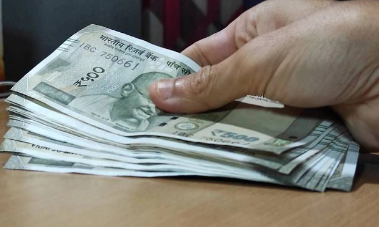 Karnataka govt provides Rs 10 lakh aid to family of student killed in road accident