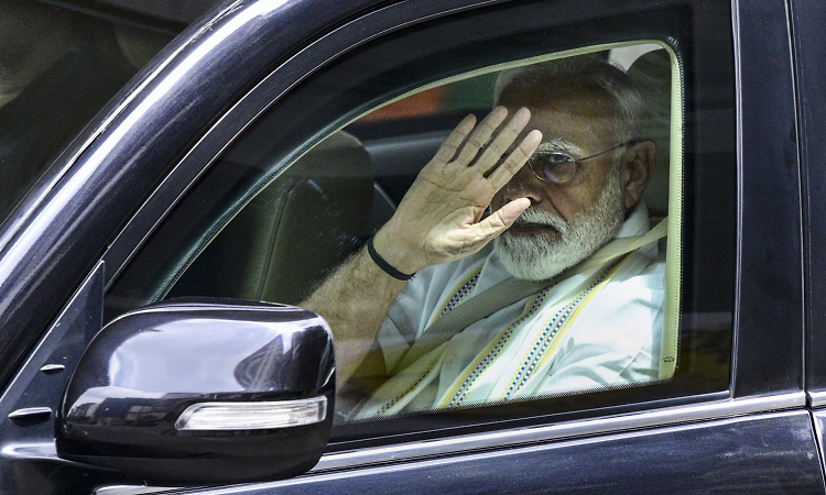 We built 50,000 rail coaches, Cong regime could not build 50,000 toilets: Modi