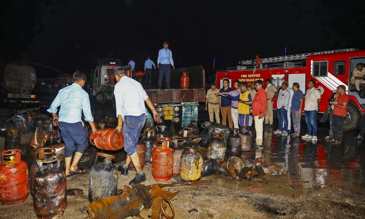 Massive blaze on Jaipur-Ajmer highway as over 40 gas cylinders explode after road crash