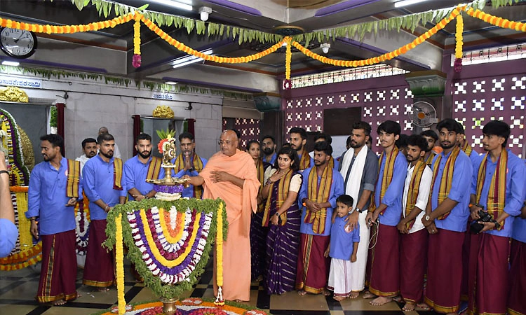 ಬೆಂಗಳೂರು: ಶ್ರದ್ಧಾ-ಭಕ್ತಿಯಿಂದ ನೆರವೇರಿದ ಮಕರ ಶ್ರೀ ಭಜನಾ ಮಂಡಳಿಯ 4ನೇ ವರ್ಷದ ಭಜನಾ ಮಹೋತ್ಸವ