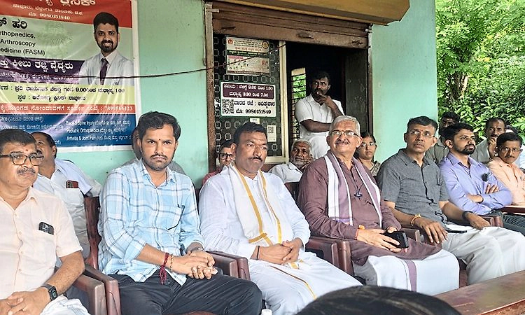ನಾವೂರು ಕ್ಲಿನಿಕ್‌ಗೆ ಬೆಂಕಿ: ಕಿಡಿಗೇಡಿಗಳ ಬಂಧನಕ್ಕೆ ಆಗ್ರಹ