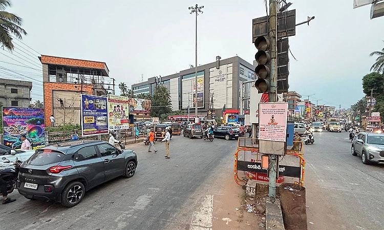 Signal lights to be installed at Kalsanka and Syndicate Circle to ease traffic congestion in Udupi