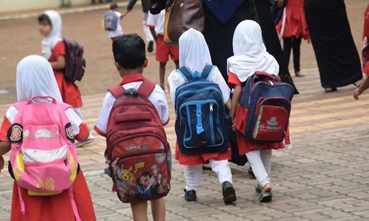 ಕೇರಳದಲ್ಲಿ ಶಾಲಾ ಬ್ಯಾಗ್‌ಗಳ ತೂಕ ಇಳಿಕೆ; ತರಗತಿಯಲ್ಲಿ ಇರಲ್ಲ 'ಲಾಸ್ಟ್ ಬೆಂಚ್'!