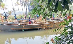 Katpadi: ಪಾಪನಾಶಿನಿಯಲ್ಲಿ ಮರಳುಗಾರಿಕೆ; ರೈತರಿಗೆ ಆತಂಕ