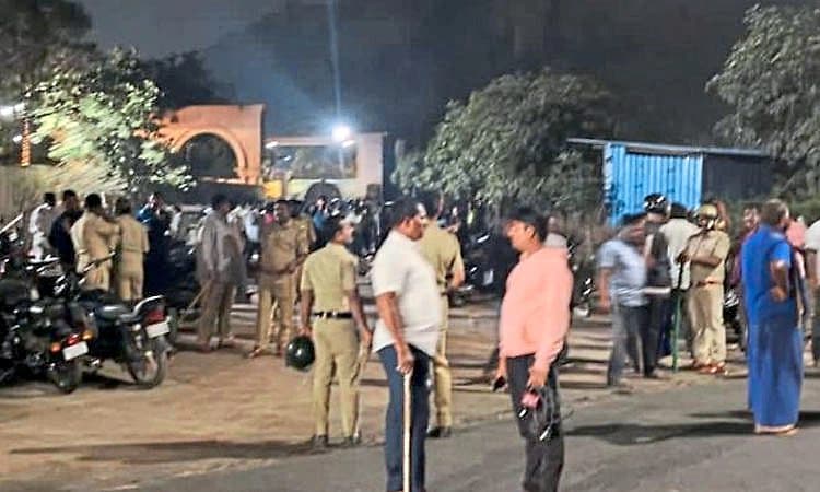 ಬಳ್ಳಾರಿ ಬ್ಯಾನರ್ ಗಲಾಟೆ: ಶಾಸಕರ ಸಹಿತ 67 ಜನರಿಗೆ ನೋಟಿಸ್   