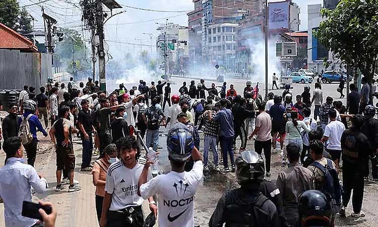 ಖಮೇನಿ ವಿರುದ್ಧ ಭುಗಿಲೆದ್ದ ಇರಾನ್ ಜೆನ್‌ ಜಿ ದಂಗೆ