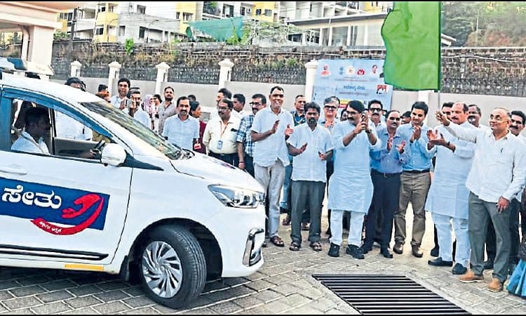 Mangaluru: ಸಂಚಾರಿ ಆರೋಗ್ಯ ವಾಹನ: ಸಚಿವ ಗುಂಡೂರಾವ್‌ ಚಾಲನೆ