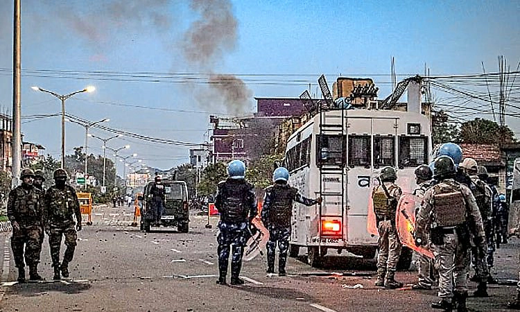 Manipur: ನಾಗಾ-ಕುಕಿ ಸಂಘರ್ಷ ತೀವ್ರ; 20ಕ್ಕೂ ಹೆಚ್ಚು ಮನೆಗಳಿಗೆ ಬೆಂಕಿ; ಕರ್ಫ್ಯೂ ಜಾರಿ