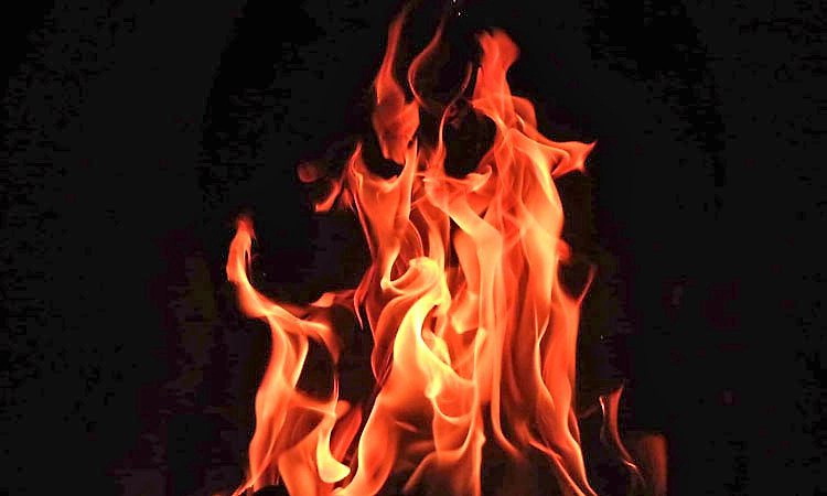 Bengaluru: ಪತ್ನಿ, ಅತ್ತೆ, ಮಾವನಿಗೆ ಪೆಟ್ರೋಲ್‌ ಸುರಿದು ಬೆಂಕಿ ಹಚ್ಚಿದ!