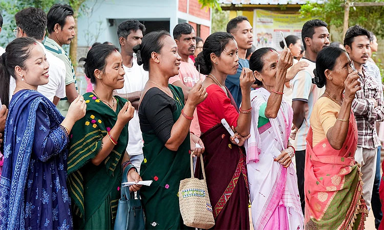 Assam Voting: ಅಸ್ಸಾಂ ಚುನಾವಣೆ-ಶೇ.60ರಷ್ಟು ದಾಖಲೆ ಮತದಾನ- ಬಿಜೆಪಿ V/s  ಕಾಂಗ್ರೆಸ್