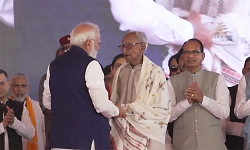 Bengal BJP Sarkar: Prime Minister Modi bows at feet of 97-year-old BJP veteran; who is he?
