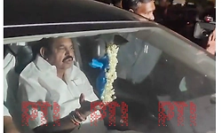 AIADMK MLAs return after Pondy resort stay, meet party chief