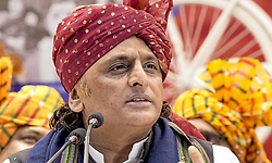 ಇವಿಎಂ ಬೇಡ, ಬ್ಯಾಲೆಟ್‌ ಪತ್ರ ಮೂಲಕ ಎಲೆಕ್ಷನ್‌ ನಡೆಯಲಿ: ಅಖಿಲೇಶ್‌