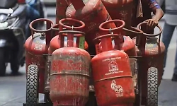Govt cuts subsidised LPG cylinders to Ujjwala beneficiaries to 4
