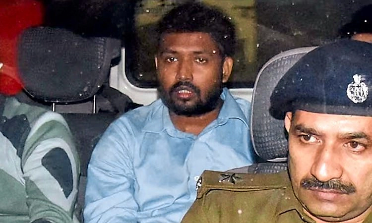 ಕೋಚಿಂಗ್ ಸೆಂಟರ್ ಗುಂಡಿನ ದಾಳಿ ಪ್ರಕರಣ: ಖಾನ್ ಸರ್‌ಗೆ ಬಿಗ್ ರಿಲೀಫ್, ಬಂಧನಕ್ಕೆ ಮಧ್ಯಂತರ ತಡೆ
