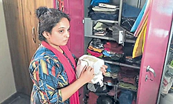 Bengaluru: ಮನೆಗೆ ಬಣ್ಣ ಬಳಿಯಲು ಬಂದು 25 ಲಕ್ಷ  ಮೌಲ್ಯದ ಚಿನ್ನಾಭರಣ ಕದ್ದು ಪರಾರಿ!