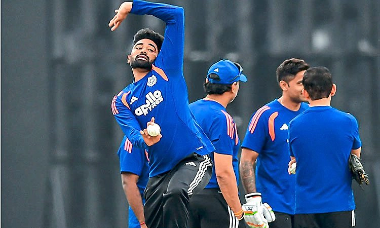 Team India: ಐರ್ಲೆಂಡ್-ಇಂಗ್ಲೆಂಡ್‌ ಟಿ20 ಸರಣಿಯಿಂದ ಸಿರಾಜ್‌ ಔಟ್!‌ ಕನ್ನಡಿಗನಿಗೆ ಅವಕಾಶ