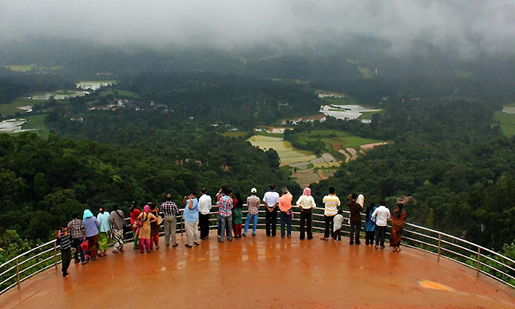 Public entry to Madikeri's Raja Seat banned amid heavy rain, landslide risk
