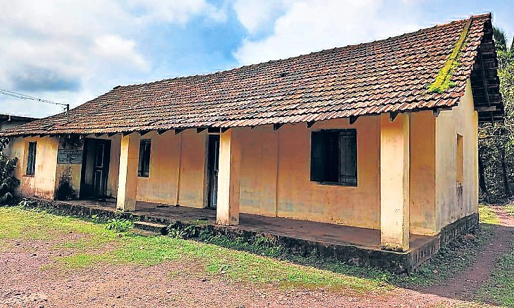 ಕೆರಾಡಿ: ಸುಸಜ್ಜಿತ ಸಮುದಾಯ ಭವನಕ್ಕೆ ಬೇಡಿಕೆ