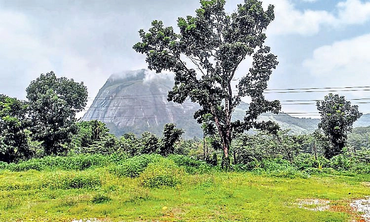 ಮಳೆಗಾಲದಲ್ಲೂ ಆತಂಕದಲ್ಲೇ ಬೆವರಿದೆ ಈ ಊರು