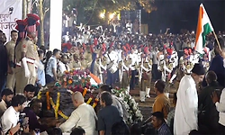 ತಡರಾತ್ರಿ ನಾನಾ ಪಾಟೇಕರ್ ಅಂತ್ಯಕ್ರಿಯೆ: ಕಾರಣ ತಿಳಿಸಿದ ಪುತ್ರ ಮಲ್ಹಾರ್