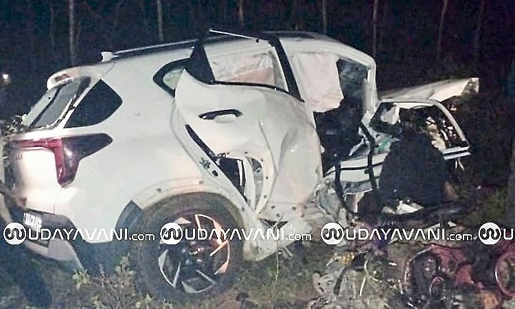 Chikkamagaluru : Two dead, one critical in head-on collision between cars