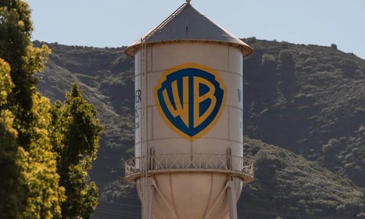 Paramount goes hostile in bid for Warner Bros., challenging USD 72 billion bid by Netflix