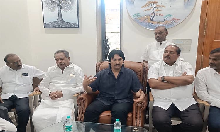 ದೇವರಾಜ ಅರಸು ಯಾವತ್ತಿಗೂ ಉತ್ತುಂಗ ಸ್ಥಾನದಲ್ಲಿರುತ್ತಾರೆ: ಕುಮಾರ ಬಂಗಾರಪ್ಪ